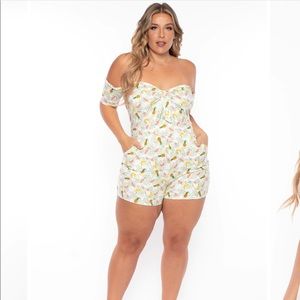 Super cute pineapple shorts romper.  Curvy Sense size 2X.  Never worn.